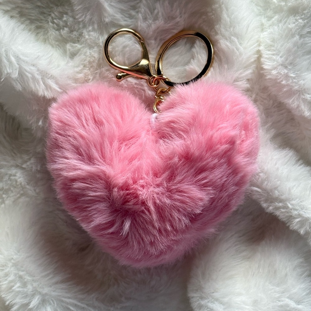 Pink Heart-Shaped Fur Keychain - Picture 1 of 2